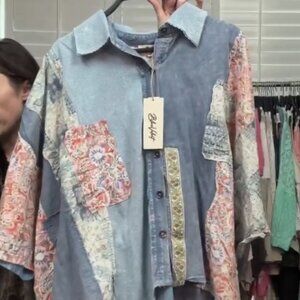 NWT LADIES SIZE S BLUE VELVET SHORT SLEEVE BUTTONED PATCHWORK OVERSIZED TOP
